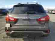 2019 Mitsubishi Outlander ES z VIN JA4AP3AU7KU027785, wystawiony jako Copart lot #71932825 z przebiegiem 63 159 mil mil oraz Szkoda całkowita • Salvage title. Historia ofert i sprzedaży dostępna na DreamBid. Obrazek 6.