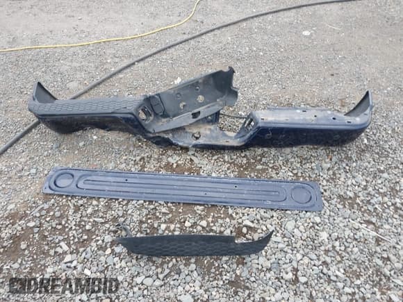 ✅ 2012 Ram 1500 Sport • VIN: 1C6RD7MT8CS317954 • Lot: 43476938. Listed on IAAI with 166,604 mi. Free auction sales archive from the USA and detailed vehicle history report at DreamBid. Image 12.