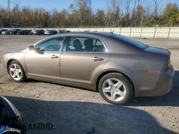 ✅ 2011 Chevrolet Malibu 1LS • VIN: 1G1ZB5E18BF111890 • Lot: 75464594. Listed on Copart with 92,063 mi. Free auction sales archive from the USA and detailed vehicle history report at DreamBid. Image 2.
