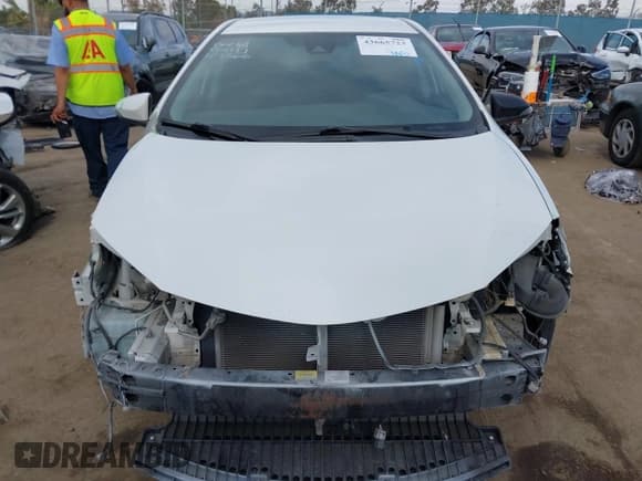 ✅ 2018 Toyota Corolla SE • VIN: 5YFBURHE8JP743126 • Lot: 43665723. Listed on IAAI with 127,866 mi. Free auction sales archive from the USA and detailed vehicle history report at DreamBid. Image 13.