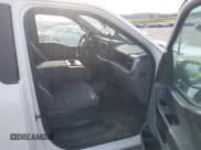 ✅ 2023 Ford F-150 XL • VIN: 1FTMF1CB5PKE33086 • Lot: 42978017. Wystawiony na IAAI z przebiegiem 29 150 mil. Bezpłatny archiwum sprzedaży aukcyjnych z USA i szczegółowy raport historii pojazdu na DreamBid. Zdjęcie 5.