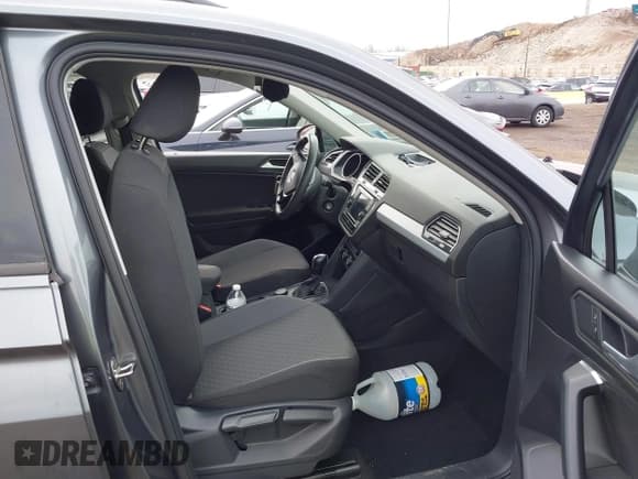 ✅ 2020 Volkswagen Tiguan S • VIN: 3VV0B7AX8LM146955 • Lot: 41723537. Listed on IAAI with 55,816 mi. Free auction sales archive from the USA and detailed vehicle history report at DreamBid. Image 5.