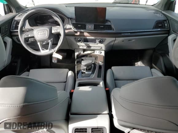 ✅ 2025 Audi Q5 Prestige • VIN: WA1F2AFY0S2004204 • Lot: 84071495. Wystawiony na Copart z przebiegiem Nie podano. Bezpłatny archiwum sprzedaży aukcyjnych z USA i szczegółowy raport historii pojazdu na DreamBid. Zdjęcie 8.