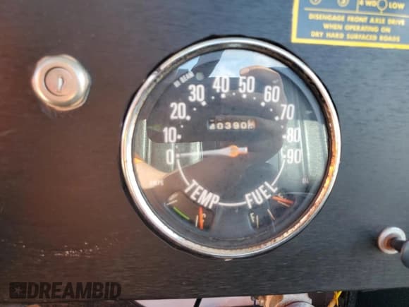 ✅ 1971 Jeep Renegade • VIN: 8305017371556 • Лот: 73725454. Опубликован ранее на Copart с пробегом 403 908 миль. Бесплатный доступ к архиву аукционных продаж из США и подробный отчёт об истории автомобиля на DreamBid. Изображение 9.