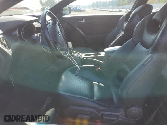 ✅ 2013 Hyundai Genesis Coupe Track • VIN: KMHHU6KJ2DU097602 • Lot: 81663555. Wystawiony na Copart z przebiegiem 64 827 mil. Bezpłatny archiwum sprzedaży aukcyjnych z USA i szczegółowy raport historii pojazdu na DreamBid. Zdjęcie 7.