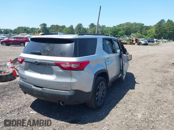 ✅ 2021 Chevrolet Traverse RS • VIN: 1GNEVJKW5MJ166410 • Lot: 42578250. Wystawiony na IAAI z przebiegiem 61 088 mil. Bezpłatny archiwum sprzedaży aukcyjnych z USA i szczegółowy raport historii pojazdu na DreamBid. Zdjęcie 4.