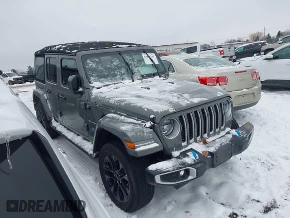 ✅ 2023 Jeep Wrangler Sahara • VIN: 1C4JJXP65PW627482 • Lot: 43838266. Wystawiony na IAAI z przebiegiem 53 971 mil. Bezpłatny archiwum sprzedaży aukcyjnych z USA i szczegółowy raport historii pojazdu na DreamBid. Zdjęcie 13.