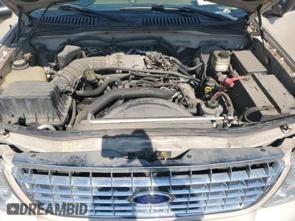 ✅ 2005 Ford Explorer Limited • VIN: 1FMDU75W95ZA48154 • Lot: 63396325. Wystawiony na Copart z przebiegiem 147 347 mil. Bezpłatny archiwum sprzedaży aukcyjnych z USA i szczegółowy raport historii pojazdu na DreamBid. Zdjęcie 12.