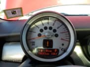 ✅ 2007 MINI Hardtop S • VIN: WMWMF73517TL90225 • Lot: 81262165. Listed on Copart with 98,263 mi. Free auction sales archive from the USA and detailed vehicle history report at DreamBid. Image 9.