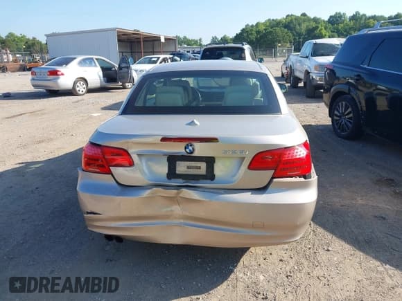 ✅ 2013 BMW 3 Series 328i • VIN: WBADW7C58DE731331 • Lot: 42741667. Listed on IAAI with 90,375 mi. Free auction sales archive from the USA and detailed vehicle history report at DreamBid. Image 16.