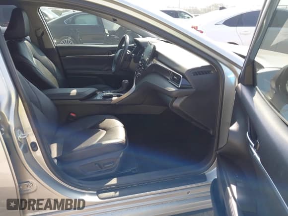 ✅ 2023 Toyota Camry XSE • VIN: 4T1K61AK7PU091022 • Lot: 43224711. Wystawiony na IAAI z przebiegiem 55 981 mil. Bezpłatny archiwum sprzedaży aukcyjnych z USA i szczegółowy raport historii pojazdu na DreamBid. Zdjęcie 5.