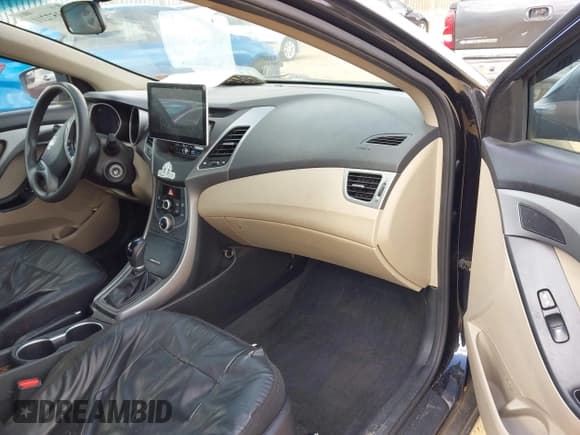 ✅ 2015 Hyundai Elantra SE • VIN: KMHDH4AE3FU261258 • Lot: 43357211. Listed on IAAI with 201,597 mi. Free auction sales archive from the USA and detailed vehicle history report at DreamBid. Image 5.