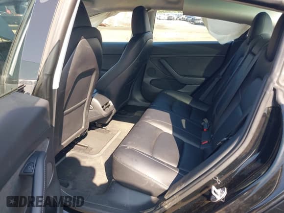 ✅ 2023 Tesla Model 3 • VIN: 5YJ3E1EAXPF577975 • Lot: 43264197. Wystawiony na IAAI z przebiegiem 29 786 mil. Bezpłatny archiwum sprzedaży aukcyjnych z USA i szczegółowy raport historii pojazdu na DreamBid. Zdjęcie 8.