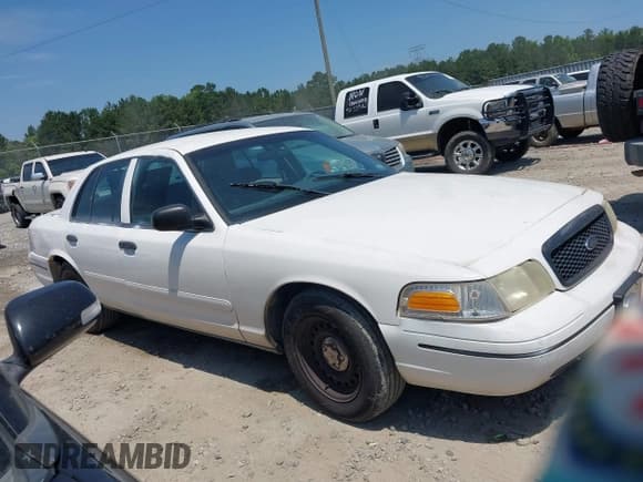 ✅ 2000 Ford Crown Victoria Police Interceptor • VIN: 2FAFP71W9YX208897 • Лот: 42597305. Опубликован ранее на IAAI с пробегом 128 699 миль. Бесплатный доступ к архиву аукционных продаж из США и подробный отчёт об истории автомобиля на DreamBid. Изображение 13.