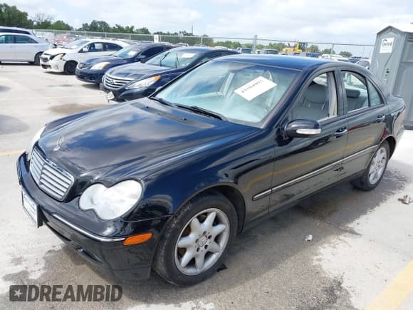 ✅ 2004 Mercedes-Benz C 240 • VIN: WDBRF61J54A573216 • Lot: 42504993. Wystawiony na IAAI z przebiegiem 41 009 mil. Bezpłatny archiwum sprzedaży aukcyjnych z USA i szczegółowy raport historii pojazdu na DreamBid. Zdjęcie 2.