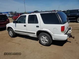 ✅ 2001 Chevrolet Blazer LT • VIN: 1GNDT13W012207791 • Lot: 65397295. Wystawiony na Copart z przebiegiem 202 389 mil. Bezpłatny archiwum sprzedaży aukcyjnych z USA i szczegółowy raport historii pojazdu na DreamBid. Zdjęcie 2.