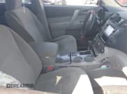 ✅ 2013 Toyota Highlander Plus • VIN: 5TDZK3EHXDS122160 • Лот: 43206906. Опубликован ранее на IAAI с пробегом 183 910 миль. Бесплатный доступ к архиву аукционных продаж из США и подробный отчёт об истории автомобиля на DreamBid. Изображение 5.