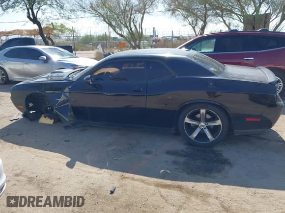 ✅ 2014 Dodge Challenger R/T 100th Anniversary Appearance • VIN: 2C3CDYBT7EH281812 • Lot: 42964715. Wystawiony na IAAI z przebiegiem 108 720 mil. Bezpłatny archiwum sprzedaży aukcyjnych z USA i szczegółowy raport historii pojazdu na DreamBid. Zdjęcie 14.