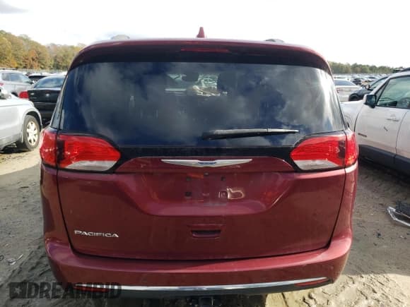 ✅ 2018 Chrysler Pacifica Touring L Plus • VIN: 2C4RC1EGXJR116582 • Lot: 90655825. Wystawiony na Copart z przebiegiem Nie podano. Bezpłatny archiwum sprzedaży aukcyjnych z USA i szczegółowy raport historii pojazdu na DreamBid. Zdjęcie 6.