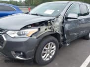 ✅ 2020 Chevrolet Traverse LT Cloth • VIN: 1GNERGKW5LJ196416 • Lot: 43304865. Wystawiony na IAAI z przebiegiem 127 451 mil. Bezpłatny archiwum sprzedaży aukcyjnych z USA i szczegółowy raport historii pojazdu na DreamBid. Zdjęcie 6.