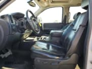 ✅ 2007 Chevrolet Silverado 2500HD 2LT • VIN: 1GCHK23K17F517840 • Лот: 45518815. Опубликован ранее на Copart с пробегом 154 011 миль. Бесплатный доступ к архиву аукционных продаж из США и подробный отчёт об истории автомобиля на DreamBid. Изображение 7.