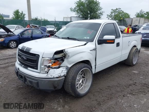 ✅ 2013 Ford F-150 XL • VIN: 1FTMF1CF8DKE07256 • Лот: 42530651. Опубликован ранее на IAAI с пробегом Не указан. Бесплатный доступ к архиву аукционных продаж из США и подробный отчёт об истории автомобиля на DreamBid. Изображение 2.