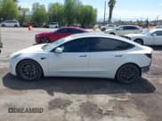 ✅ 2021 Tesla Model 3 Standard Range Plus • VIN: 5YJ3E1EA1MF000778 • Lot: 43229701. Wystawiony na IAAI z przebiegiem 84 054 mil. Bezpłatny archiwum sprzedaży aukcyjnych z USA i szczegółowy raport historii pojazdu na DreamBid. Zdjęcie 14.