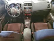 ✅ 2017 Mitsubishi Outlander ES • VIN: JA4AR3AU1HZ009322 • Lot: 95708985. Wystawiony na Copart z przebiegiem 32 426 mil. Bezpłatny archiwum sprzedaży aukcyjnych z USA i szczegółowy raport historii pojazdu na DreamBid. Zdjęcie 8.