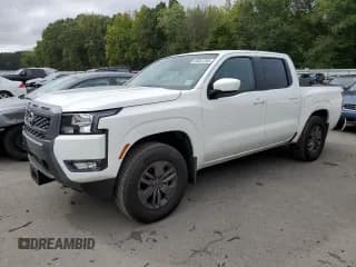 ✅ 2025 Nissan Frontier Pro-4X • VIN: 1N6ED1EK7SN603735 • Лот: 80461395. Опубликован ранее на Copart с пробегом 8 014 миль. Бесплатный доступ к архиву аукционных продаж из США и подробный отчёт об истории автомобиля на DreamBid. Изображение 1.