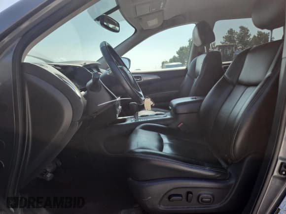 ✅ 2019 Nissan Pathfinder SL • VIN: 5N1DR2MN1KC604520 • Лот: 58424415. Опубликован ранее на Copart с пробегом 66 997 миль. Бесплатный доступ к архиву аукционных продаж из США и подробный отчёт об истории автомобиля на DreamBid. Изображение 7.