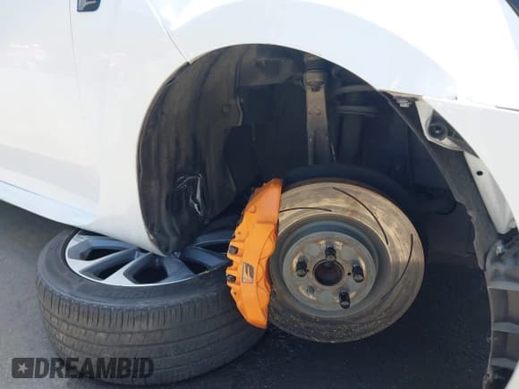 ✅ 2018 Lexus GS F • VIN: JTHBP1BL6JA002525 • Лот: 42087210. Опубликован ранее на IAAI с пробегом 66 660 миль. Бесплатный доступ к архиву аукционных продаж из США и подробный отчёт об истории автомобиля на DreamBid. Изображение 18.