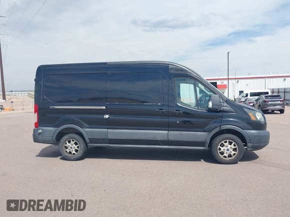 ✅ 2015 Ford Transit Cargo • VIN: 1FTYR2CM9FKA84433 • Lot: 42816616. Wystawiony na IAAI z przebiegiem 154 138 mil. Bezpłatny archiwum sprzedaży aukcyjnych z USA i szczegółowy raport historii pojazdu na DreamBid. Zdjęcie 12.