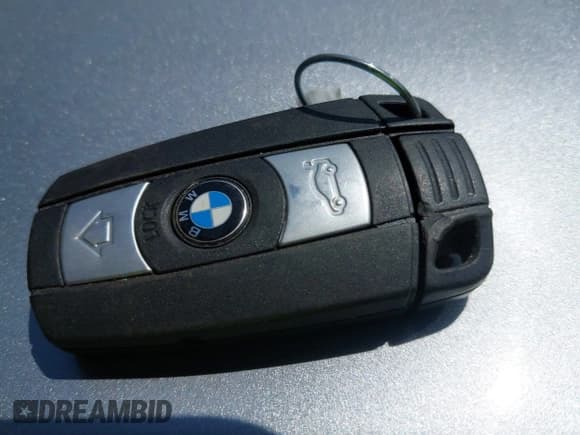 ✅ 2008 BMW 1 Series 128i • VIN: WBAUL73558VJ74120 • Lot: 42071753. Wystawiony na IAAI z przebiegiem 180 709 mil. Bezpłatny archiwum sprzedaży aukcyjnych z USA i szczegółowy raport historii pojazdu na DreamBid. Zdjęcie 11.