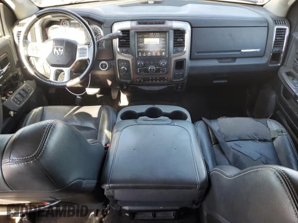 ✅ 2013 Ram 2500 Laramie • VIN: 3C6UR5FL2DG520800 • Lot: 87280835. Wystawiony na Copart z przebiegiem 241 384 mil. Bezpłatny archiwum sprzedaży aukcyjnych z USA i szczegółowy raport historii pojazdu na DreamBid. Zdjęcie 8.