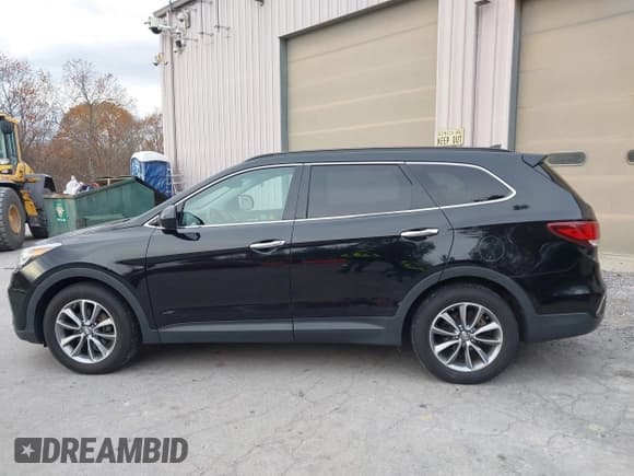 ✅ 2017 Hyundai Santa Fe SE • VIN: KM8SMDHF2HU236582 • Lot: 43593810. Wystawiony na IAAI z przebiegiem 193 175 mil. Bezpłatny archiwum sprzedaży aukcyjnych z USA i szczegółowy raport historii pojazdu na DreamBid. Zdjęcie 14.