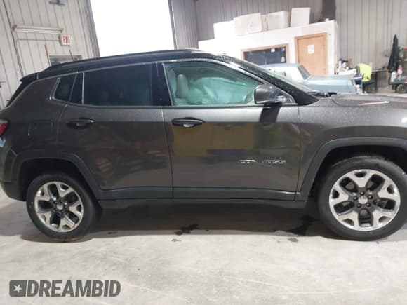 ✅ 2018 Jeep Compass Limited • VIN: 3C4NJDCB4JT373845 • Lot: 42857430. Listed on IAAI with 83,196 mi. Free auction sales archive from the USA and detailed vehicle history report at DreamBid. Image 13.