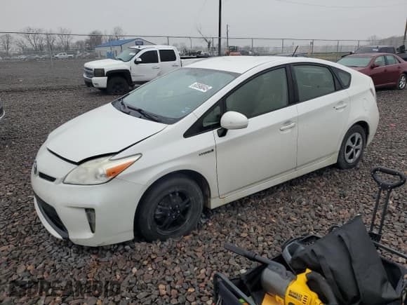 ✅ 2013 Toyota Prius Four • VIN: JTDKN3DUXD5558858 • Лот: 93598045. Опубликован ранее на Copart с пробегом 221 999 миль. Бесплатный доступ к архиву аукционных продаж из США и подробный отчёт об истории автомобиля на DreamBid. Изображение 1.
