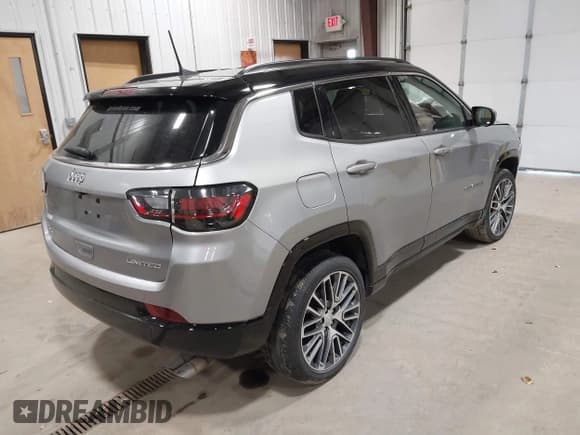 ✅ 2022 Jeep Compass Limited • VIN: 3C4NJDCB4NT189995 • Lot: 43575251. Listed on IAAI with 48,831 mi. Free auction sales archive from the USA and detailed vehicle history report at DreamBid. Image 4.