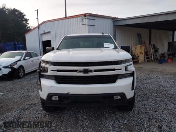 ✅ 2020 Chevrolet Silverado 1500 RST • VIN: 3GCUYEET9LG110801 • Lot: 43146146. Listed on IAAI with 145,879 mi. Free auction sales archive from the USA and detailed vehicle history report at DreamBid. Image 12.