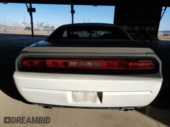 ✅ 2009 Dodge Challenger R/T • VIN: 2B3LJ54T89H599588 • Lot: 42023785. Wystawiony na Copart z przebiegiem 140 852 mil. Bezpłatny archiwum sprzedaży aukcyjnych z USA i szczegółowy raport historii pojazdu na DreamBid. Zdjęcie 6.