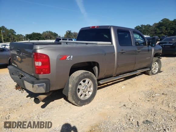 ✅ 2013 Chevrolet Silverado 2500HD LT • VIN: 1GC1KXC88DF213967 • Lot: 90948965. Listed on Copart with 170,863 mi. Free auction sales archive from the USA and detailed vehicle history report at DreamBid. Image 3.