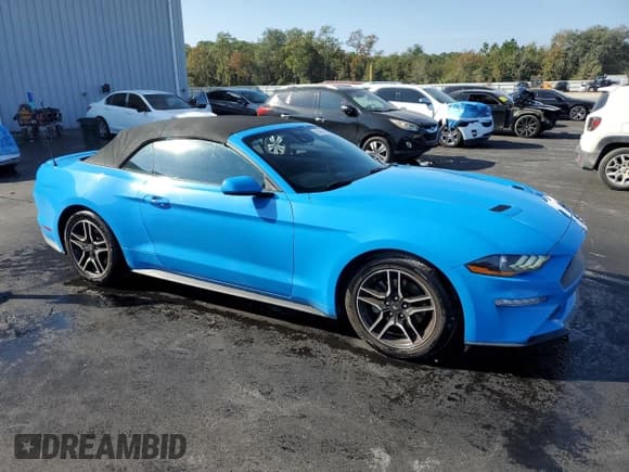 ✅ 2022 Ford Mustang EcoBoost Premium • VIN: 1FATP8UH2N5115528 • Lot: 93486785. Wystawiony na Copart z przebiegiem 73 814 mil. Bezpłatny archiwum sprzedaży aukcyjnych z USA i szczegółowy raport historii pojazdu na DreamBid. Zdjęcie 4.