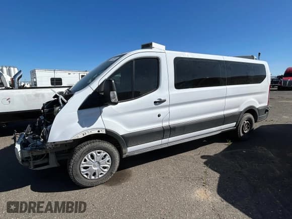 ✅ 2019 Ford Transit Passenger XL • VIN: 1FBZX2YM1KKA63206 • Lot: 51439555. Listed on Copart with 71,808 mi. Free auction sales archive from the USA and detailed vehicle history report at DreamBid. Image 1.