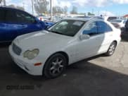 ✅ 2004 Mercedes-Benz C 240 • VIN: WDBRF61JX4A628520 • Lot: 41788831. Wystawiony na IAAI z przebiegiem 201 151 mil. Bezpłatny archiwum sprzedaży aukcyjnych z USA i szczegółowy raport historii pojazdu na DreamBid. Zdjęcie 2.