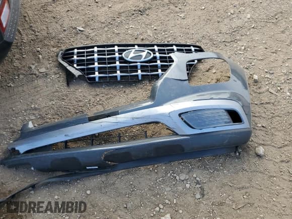 ✅ 2024 Hyundai Venue Limited • VIN: KMHRC8A37RU312646 • Lot: 92647745. Listed on Copart with 21,717 mi. Free auction sales archive from the USA and detailed vehicle history report at DreamBid. Image 12.