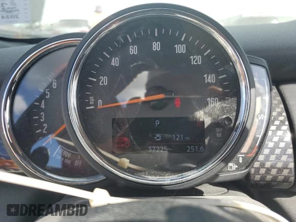 ✅ 2019 MINI Convertible Cooper S • VIN: WMWWG9C51K3E39923 • Lot: 77023164. Listed on Copart with 37,225 mi. Free auction sales archive from the USA and detailed vehicle history report at DreamBid. Image 9.