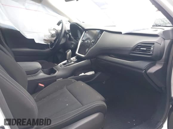 ✅ 2022 Subaru Legacy Premium • VIN: 4S3BWAC68N3026431 • Lot: 42192317. Wystawiony na IAAI z przebiegiem 43 698 mil. Bezpłatny archiwum sprzedaży aukcyjnych z USA i szczegółowy raport historii pojazdu na DreamBid. Zdjęcie 5.