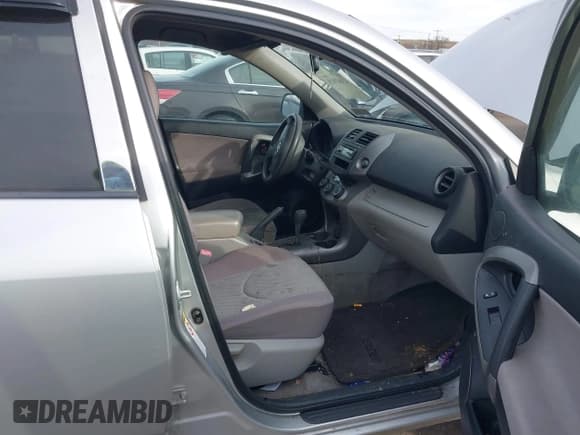 ✅ 2008 Toyota RAV4 • VIN: JTMBD33V186057032 • Lot: 43847970. Listed on IAAI with 158,381 mi. Free auction sales archive from the USA and detailed vehicle history report at DreamBid. Image 5.