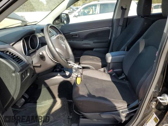 2015 Mitsubishi Outlander ES с VIN 4A4AP3AW1FE025126, выставлен на аукционе Copart как лот 85884545 с пробегом 113 965 миль миль и Списание • Salvage title. История ставок и продаж доступна на DreamBid. Изображение 7.