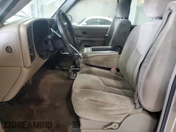 ✅ 2004 Chevrolet Silverado 1500 • VIN: 1GCEC19T64Z262901 • Lot: 89932755. Listed on Copart with 303,495 mi. Free auction sales archive from the USA and detailed vehicle history report at DreamBid. Image 7.